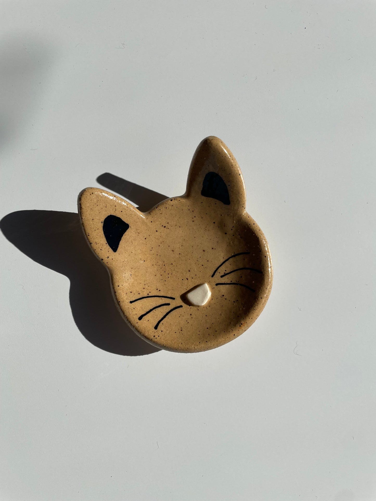 3"-4" Handmade Ceramic Tan Cat Dish